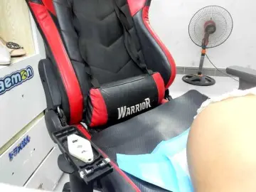 Nude Webcam with Alice225 - Bongacams