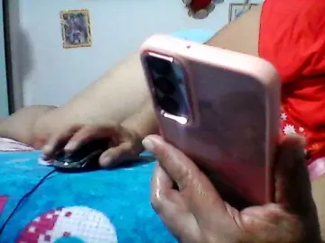 Live Sex Cam with maturehornykinky - Bongacams