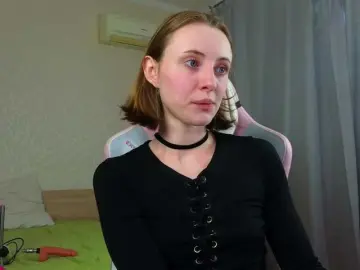 Nude Webcam with Adelina-Cowell - Bongacams