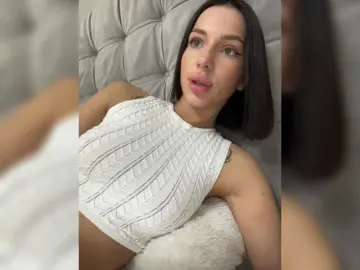 Live Sex Cam with BabyDarii - Bongacams