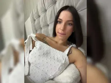 Live Sex Cam with BabyDarii - Bongacams