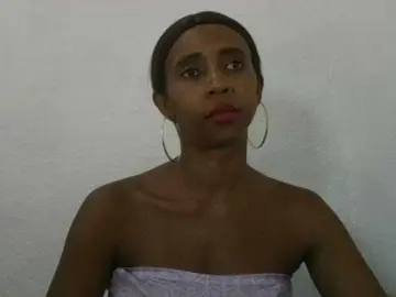 Watch Live Sex Cams with zelioness - Bongacams