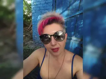 Sex Chat with BUSINKA-25 - Bongacams