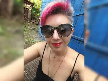 Sex Cam with BUSINKA-25 - Bongacams