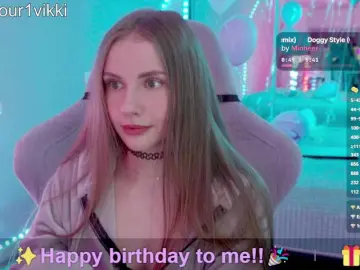 Nude Webcam with -VikkiL0vesCheese- - Bongacams