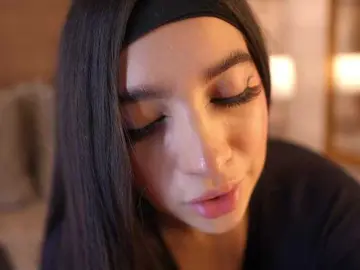 Best live sex cam show with lyrabellini - Bongacams
