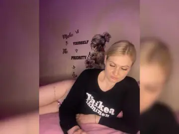 Adult Video Chat with Enni1 - Bongacams