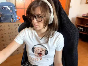 Sex Chat with PlushPoutX - Bongacams