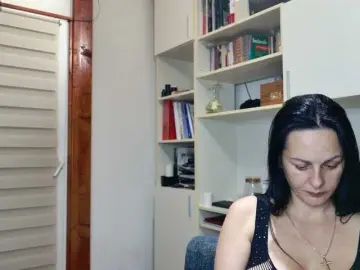 Sex Chat with MiriamDelyn - Bongacams