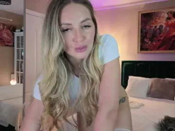 Free Live Porn with Joanneshyshy - Bongacams
