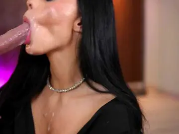 Private Sex Chat with RavennaDArcy - Bongacams