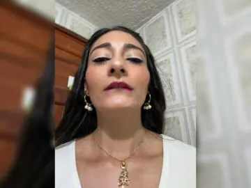 Best Webcam with Bella-152 - Bongacams