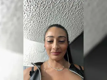 Best Webcam with Bella-152 - Bongacams
