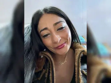 Free Live Porn with Bella-152 - Bongacams