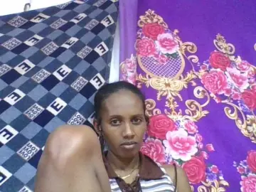 Watch Live Sex Cams with ninie1a - Bongacams