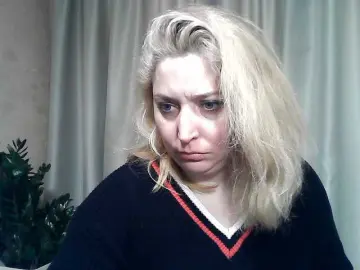 Live Sex Cam with KickaIricka - Bongacams