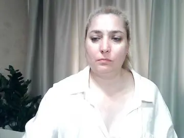 Live Porn with KickaIricka - Bongacams
