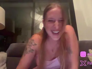 Watch Live Sex Cams with Pinkylady - Bongacams