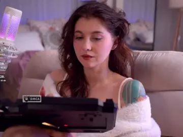 Live Sex Cam with HoneyCherry - Bongacams