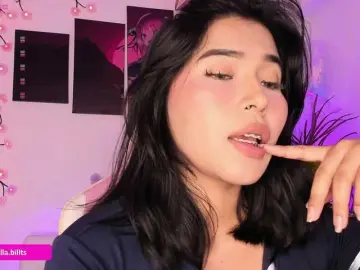 Watch Live Sex Cams with Bellabills - Bongacams