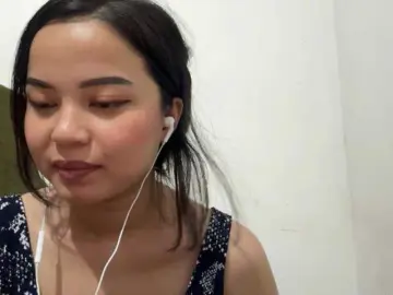 Watch Live Sex Cams with MaganAveni - Bongacams