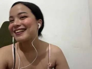 Free Live Porn with MaganAveni - Bongacams
