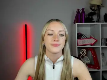 Best live sex cam show with EvelynBlond - Bongacams