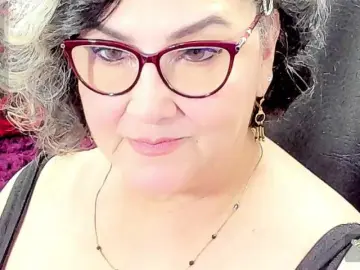 Best live sex cam show with cataleya-mom - Bongacams