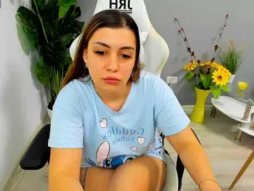 Adult Video Chat with EveeEvian - Bongacams