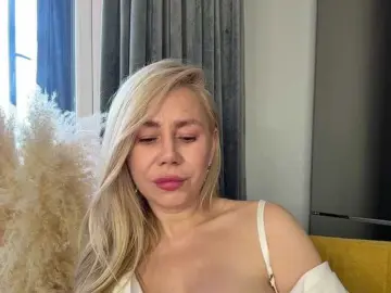 Private Sex Chat with Lunesa - Bongacams