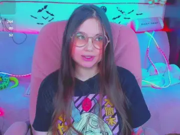 Live Sex Cam with LittleKitsune - Bongacams