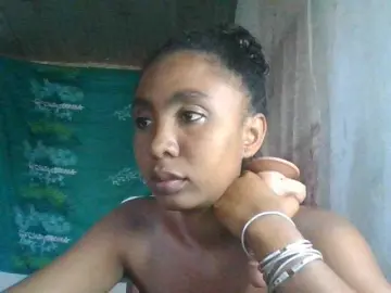 Live Porn with EvahMorgane - Bongacams