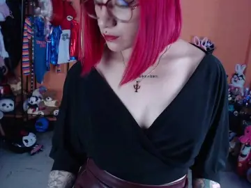 Live Sex Cam with MiaJhons - Bongacams