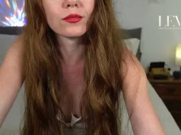 Private Sex Chat with levurassets - Bongacams