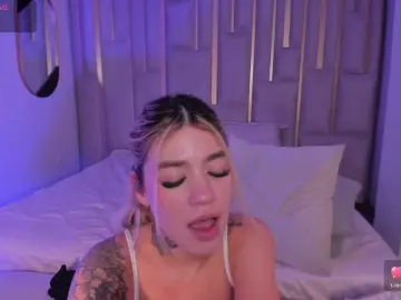 Best Webcam with ViolettHansson - Bongacams