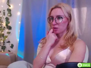 Live Porn with LavinellsX - Bongacams