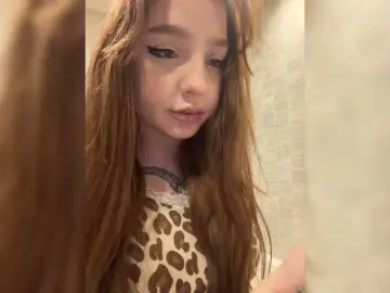 Free Porn Cam with LittleDelora - Bongacams