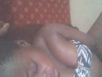 Best live sex cam show with PrettyG - Bongacams