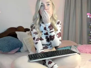 Live Sex Cam with Sweetnina - Bongacams