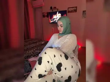 Live Sex Cam with Plennica - Bongacams