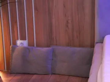 Adult Webcams with EllyLynn - Bongacams