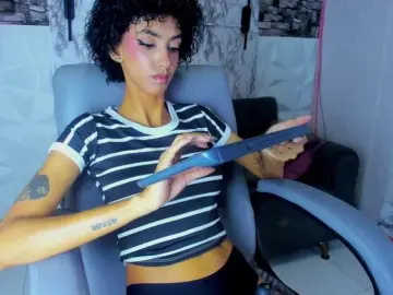 Nude Webcam with queencuarxxo - Bongacams