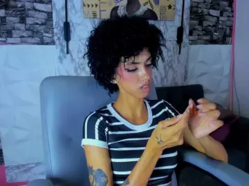 Adult Webcams with queencuarxxo - Bongacams