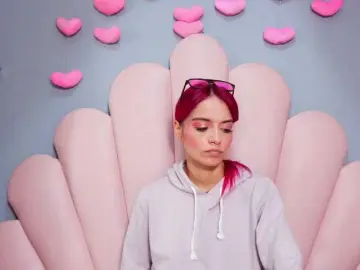 Live Sex Cam with LUCYMILLER - Bongacams