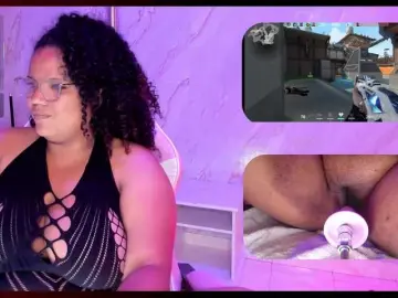 Live Porn with MhiaRey - Bongacams