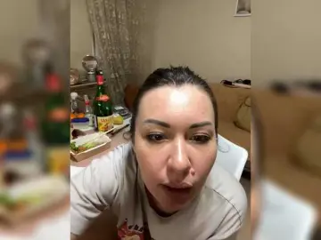 Private Sex Chat with GloryHoleW - Bongacams