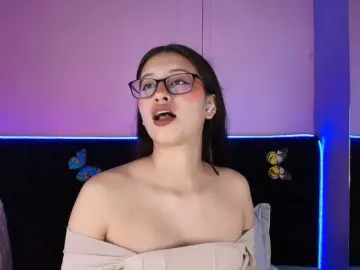 Adult Webcams with katnisslovee - Bongacams