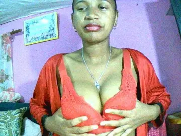 Nude Webcam with Mynah - Bongacams