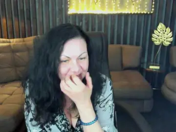 Live Sex Cam with IrissMoon - Bongacams