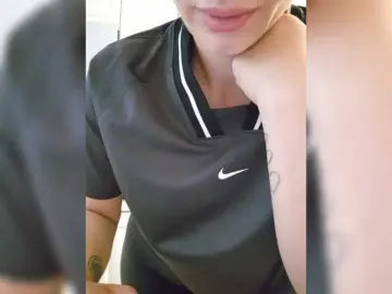 Live Sex Cam with SophieMary - Bongacams